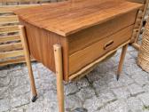 Vintažinis mid century rankdarbių staliukas - nuotraukos Nr. 19