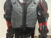 Nauji motociklininko Acerbis šarvai ir antkeliai