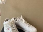 Reebok kedai