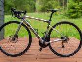 Specialized Tarmac Disc Sport plento dviratis
