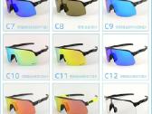 Oakley akiniai keli modeliai pilnas komplektas