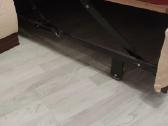 Skubiai didelė trivietė sofa plius pufas - nuotraukos Nr. 7