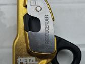 Petzl Rescucender,atidaromas kumštelinis virvės