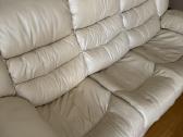 Parduodama odinė sofa su miegojimo funkcija