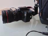 Canon EOS 550d su objektyvu Ef 24-105 mm 1:4 L Is