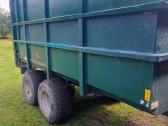Puspriekabė