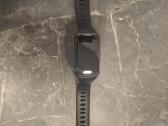 Huawei Band 6 Graphite Black - su pakrovėju.