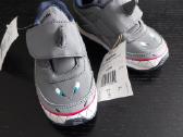 23.5 (7 dydžio) Reebok sportbačiai Shark