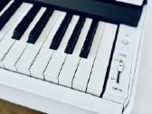 Pianinas Yamaha ir kėdutė - nuotraukos Nr. 6