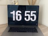 MacBook Pro 15 (2018) i9 / 16gb RAM / 256gb SSD