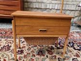 Vintažinis mid century rankdarbių staliukas