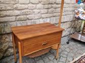 Vintažinis mid century rankdarbių staliukas - nuotraukos Nr. 22