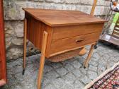 Vintažinis mid century rankdarbių staliukas - nuotraukos Nr. 23