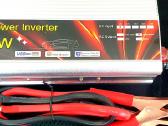 2000w įtampos keitiklis iš Dc 12v Ac220 rozetę