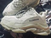 Balenciaga kedai