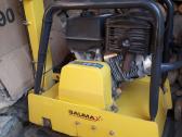 Baumax vibroploste 275kg.