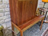 Vintažinis mid century riešutmedžio baro staliukas - nuotraukos Nr. 8
