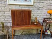 Vintažinis mid century riešutmedžio baro staliukas - nuotraukos Nr. 12