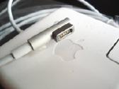 Apple MacBook kompiuterių pakrovėjai