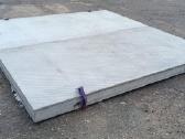 Betoninės kelio plokštės su įlietais diržais