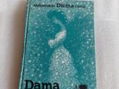 Dama su kamelijomis