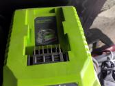 Akumuliatoriaus pakrovėjas greenworks .meec