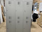 Metalinė persirengimo spinta