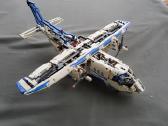 Retas lego technic krovininis lėktuvas 42025 - nuotraukos Nr. 3