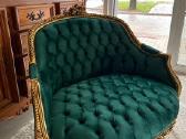 Profesionaliai restauruota antikvarinė sofa