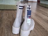 Tommy Hilfiger odiniai aulinukai, kainavo 200eu - nuotraukos Nr. 2