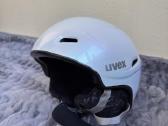 Slidinėjimo šalmas Uvex ir akiniai Scott