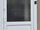 Balkoninės rakinamos durys su langeliu viršuje - nuotraukos Nr. 2