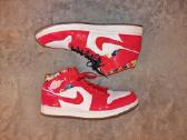 Air Jordan 1 Mid Se Barcelona kedai. 49,5 dydis
