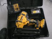 Dewalt viniakale 16ga dcn660d2