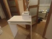 Stalas su sviestuvu,ikea staliukas