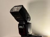 Nikon blykstė SB-910 + dovana