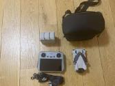 Dji mini 3 su RC ir priedais.