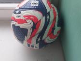 Parduodu mažai naudota originalu futbolo kamuoli