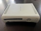 Parduodu žaidimų konsolę X-box 360