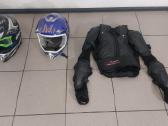 Vaikiški moto šalmai ir krūtinės apsauga