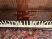 Pianinas Raudonasis spalis
