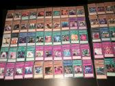 100 skirtingų Yu-gi-oh kortų, visų po 3 vienetus. - nuotraukos Nr. 3