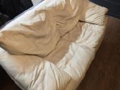 Paruodama odinė sofa