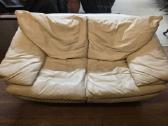 Paruodama odinė sofa - nuotraukos Nr. 2
