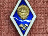 1960 - 70 m. inžinėrijos apsolvento rombas.