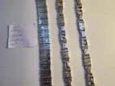 Auksine grandine su apyranke ir su baltu auksu.