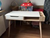 Rašomasis stalas 110x81x55 cm;