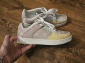 Guess originalūs batukai