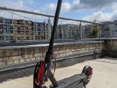 Xiaomi Mi Electric Scooter Pro 2 su priedais