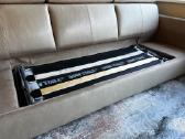 Parduodama puikios būklės odinė sofa su pufu - nuotraukos Nr. 6